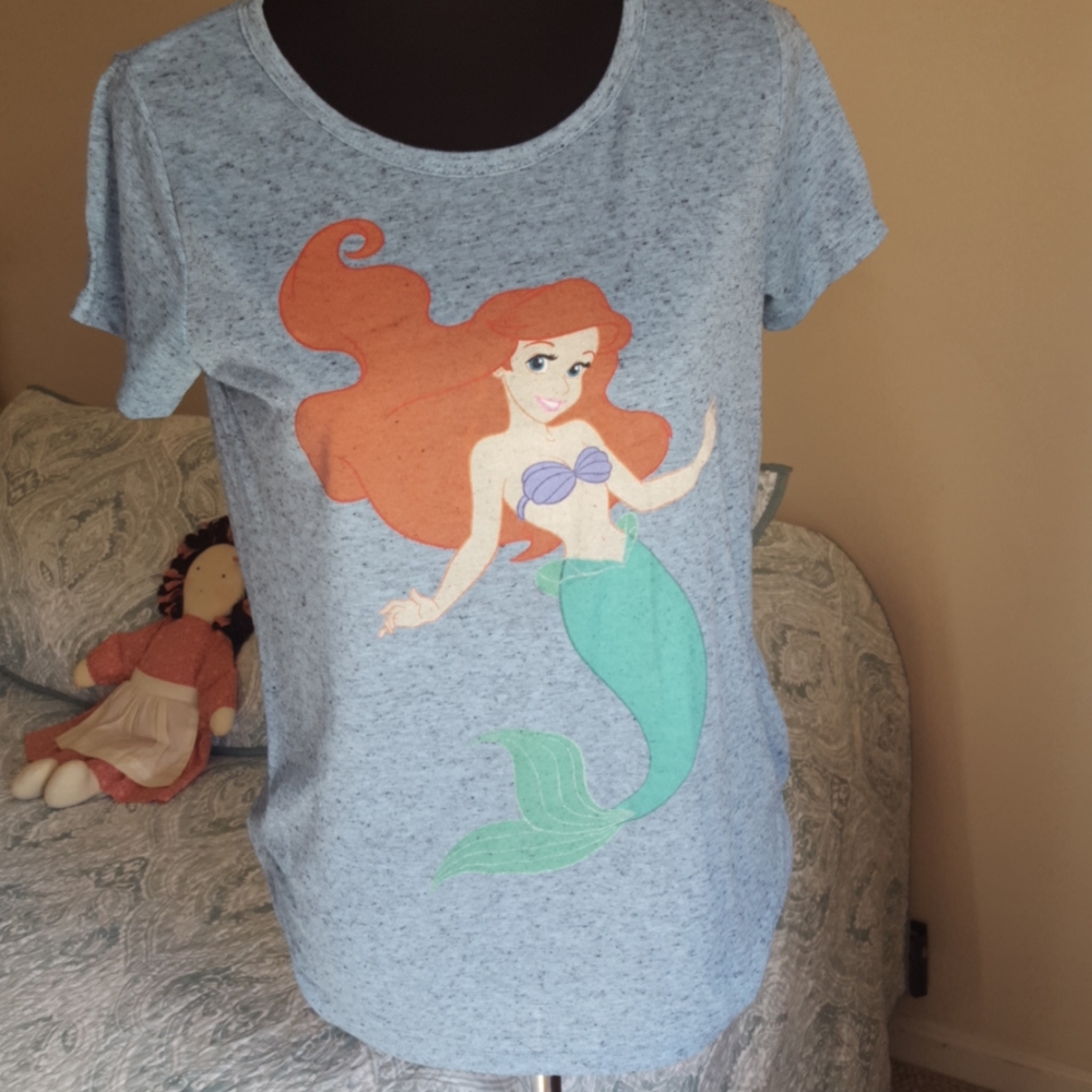 Little Mermaid tee EUC